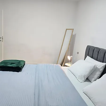 Daire Main Apartment Pazari I Ri 1 *